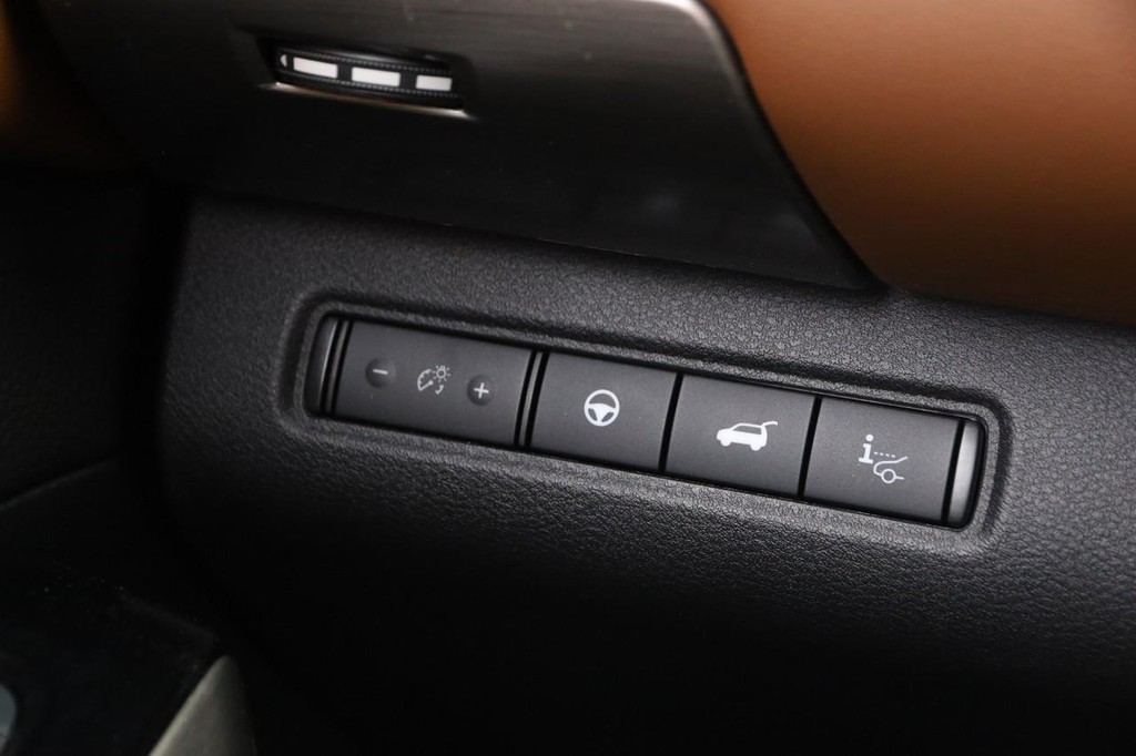 Nissan Pathfinder Vehicle Image 25