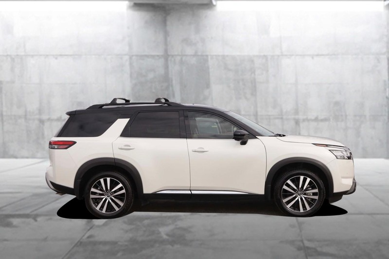 Nissan Pathfinder Vehicle Image 05