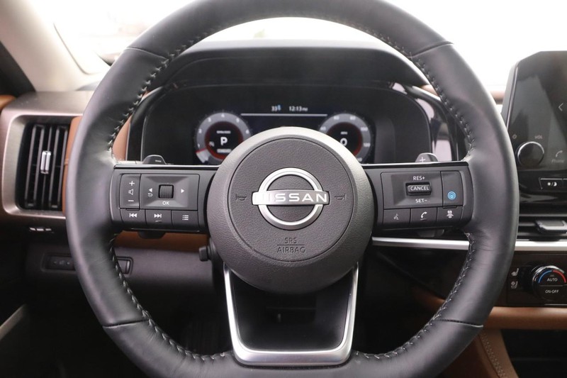 Nissan Pathfinder Vehicle Image 15