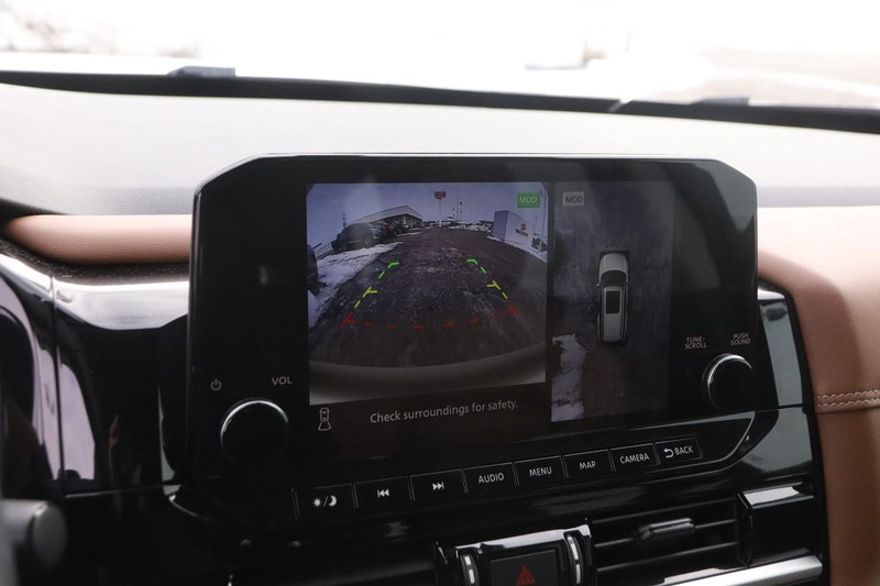 Nissan Pathfinder Vehicle Image 21