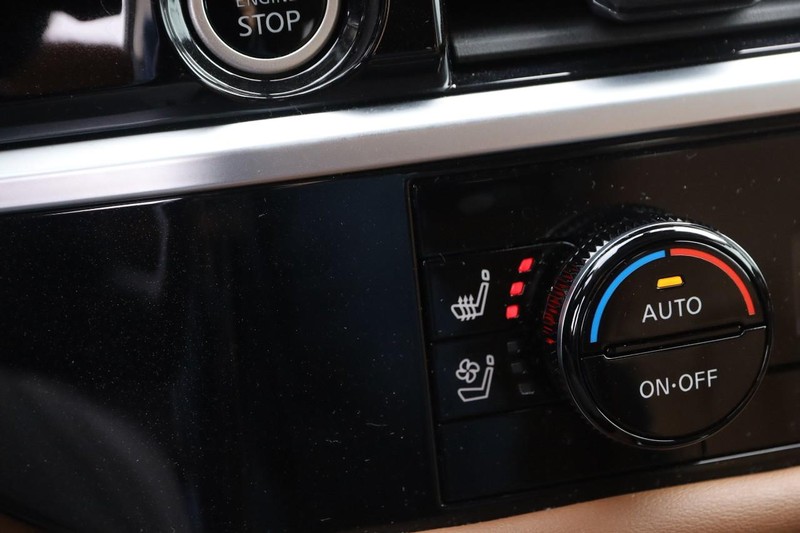 Nissan Pathfinder Vehicle Image 23