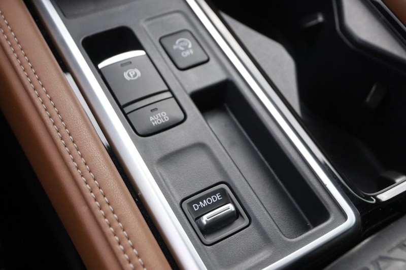 Nissan Pathfinder Vehicle Image 24