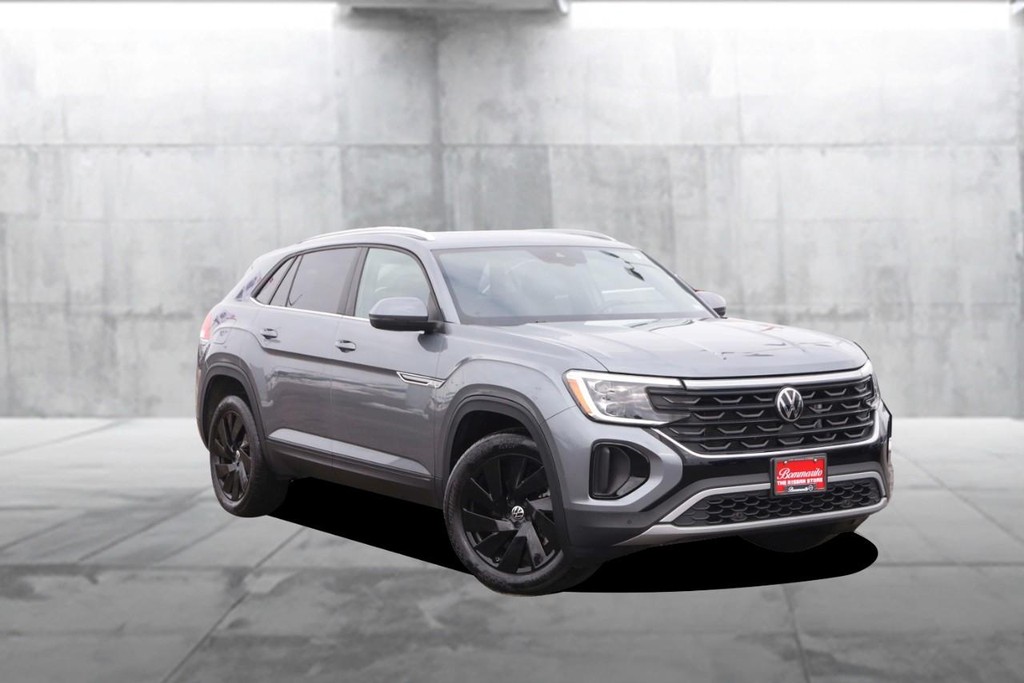 Volkswagen Atlas Cross Sport Vehicle Full-screen Gallery Image 2