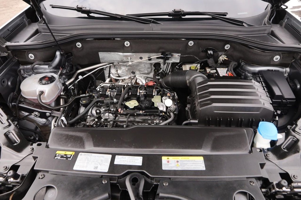 Volkswagen Atlas Cross Sport Vehicle Full-screen Gallery Image 27