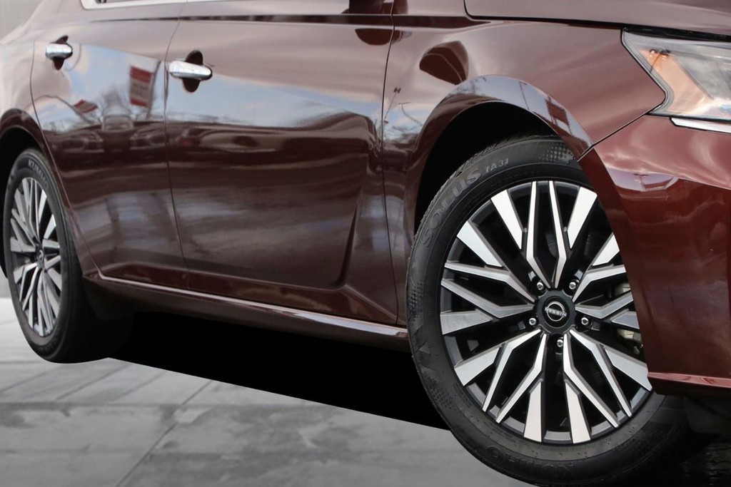 Nissan Altima Vehicle Image 03