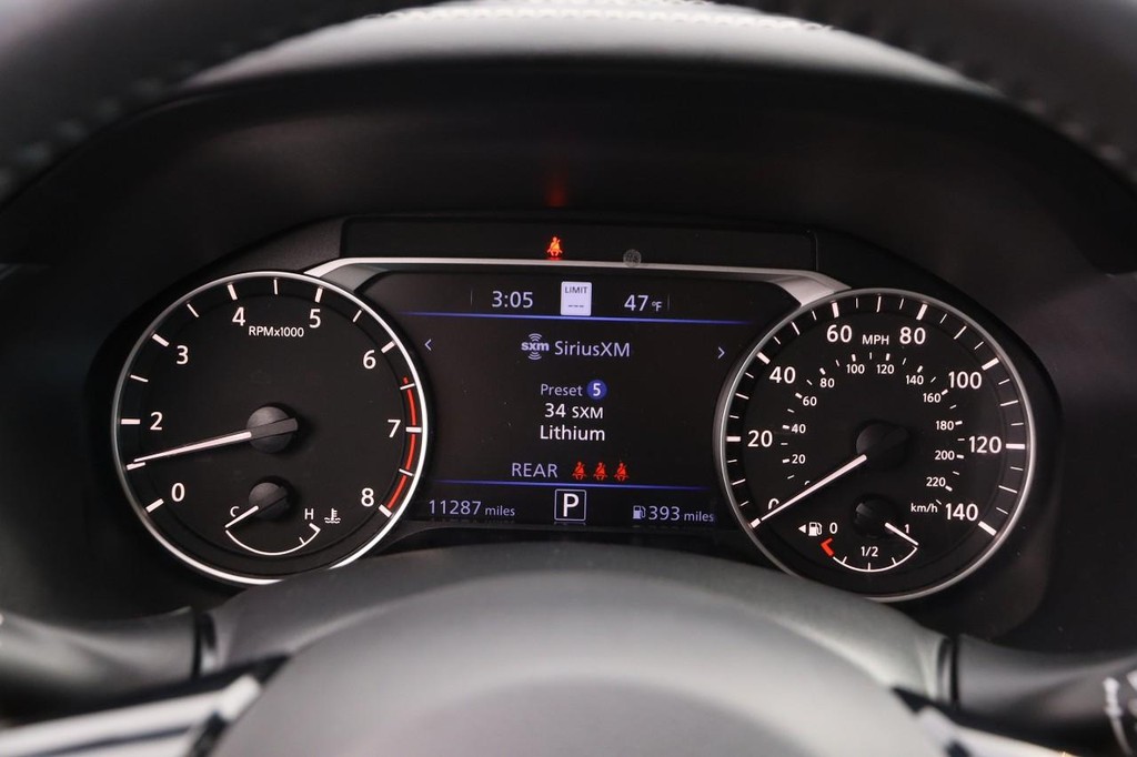 Nissan Altima Vehicle Image 14