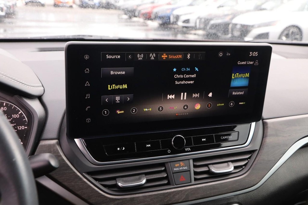 Nissan Altima Vehicle Image 15