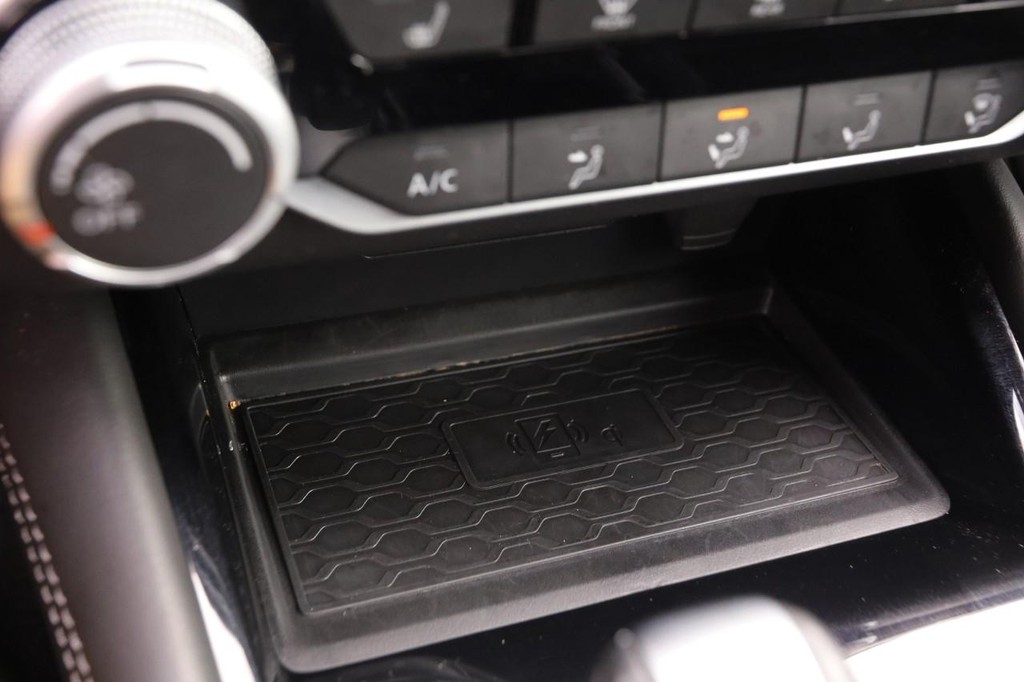 Nissan Altima Vehicle Image 19