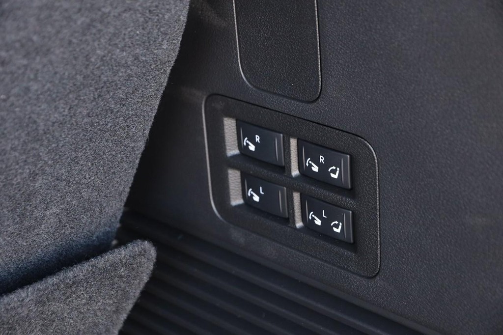 Nissan Armada Vehicle Image 08