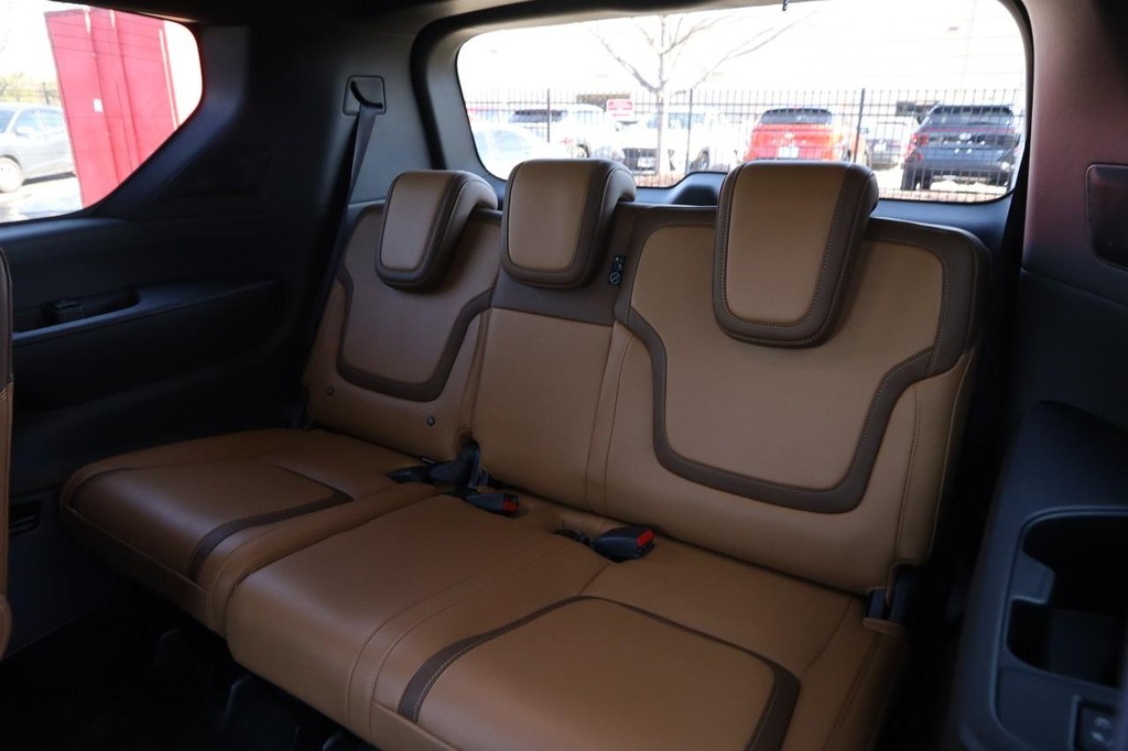 Nissan Armada Vehicle Image 12