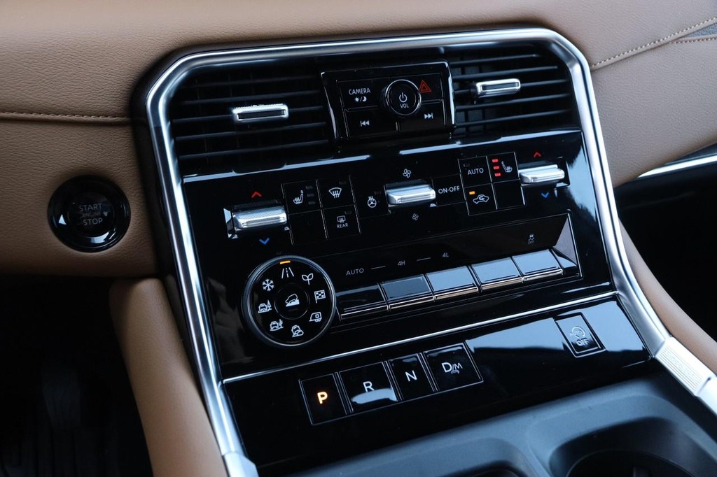 Nissan Armada Vehicle Image 20