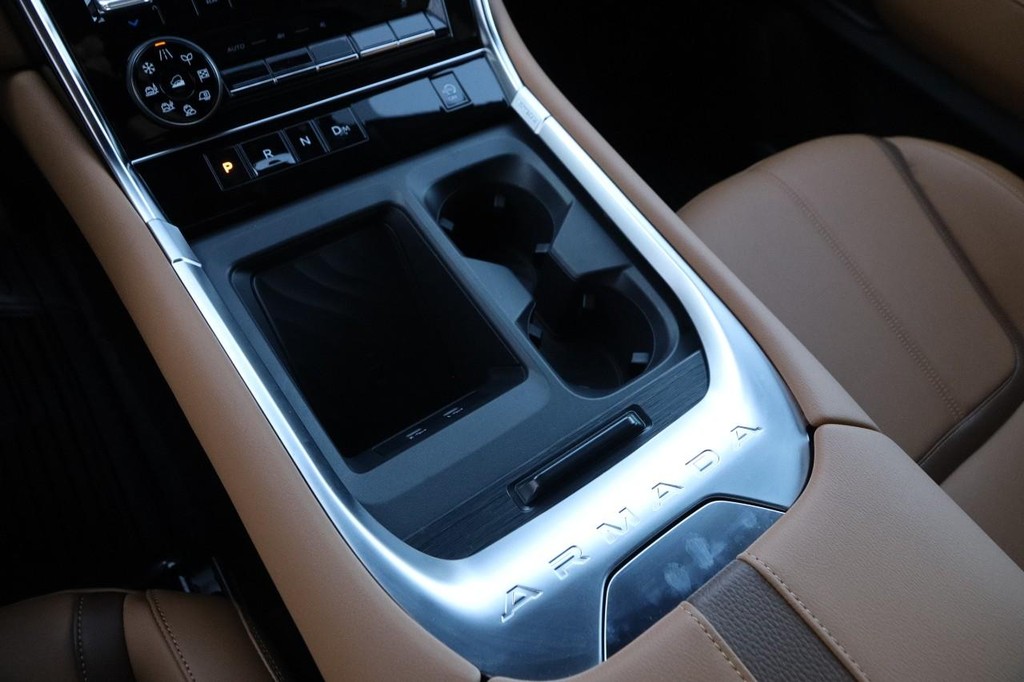 Nissan Armada Vehicle Image 21