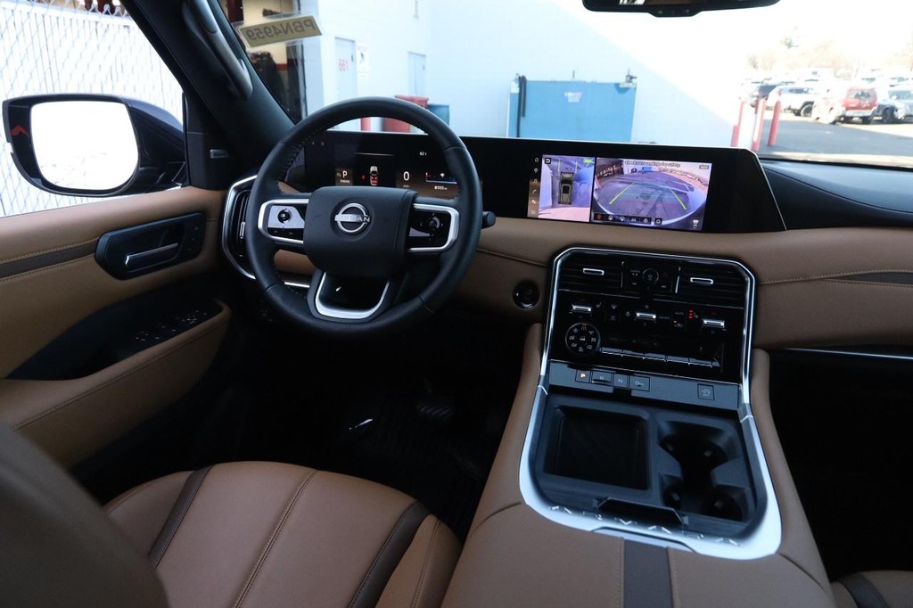 Nissan Armada Vehicle Image 23