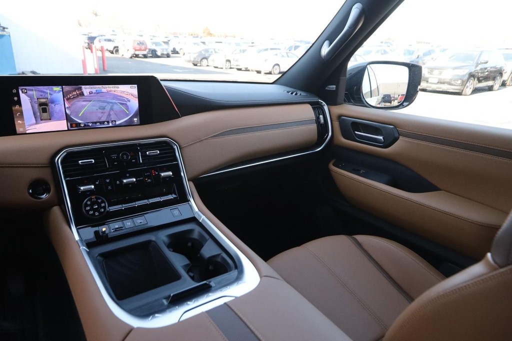 Nissan Armada Vehicle Image 26