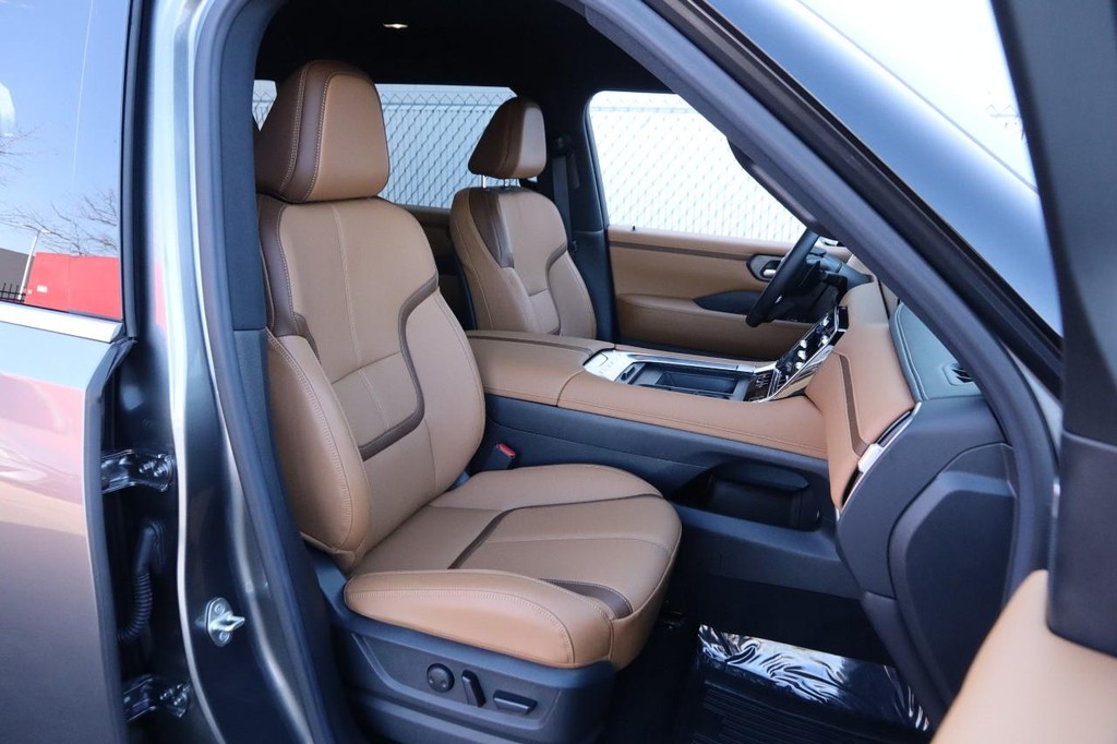 Nissan Armada Vehicle Image 28