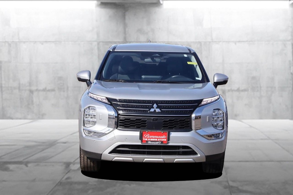 Mitsubishi Outlander Vehicle Image 04