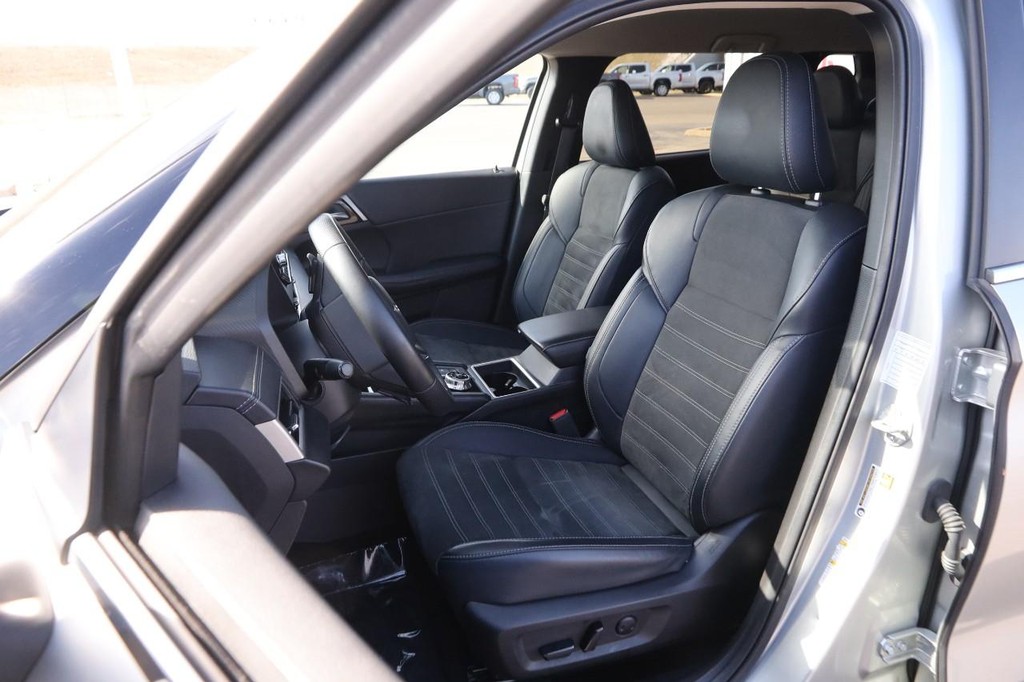 Mitsubishi Outlander Vehicle Image 10