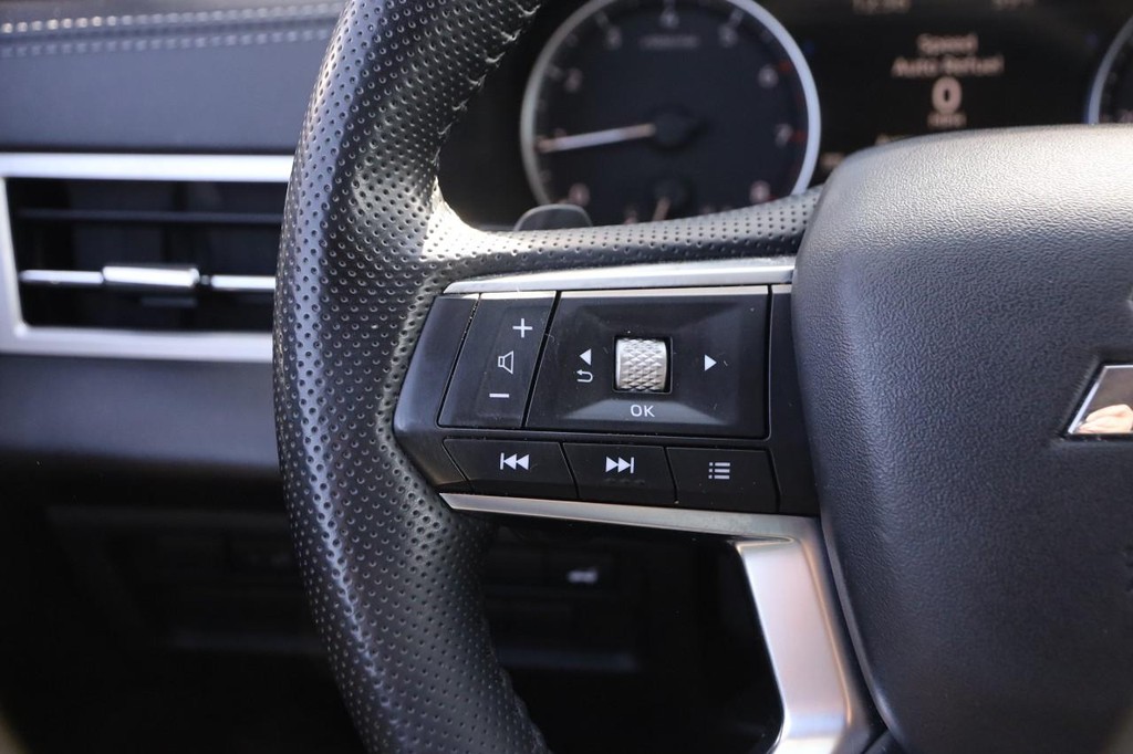 Mitsubishi Outlander Vehicle Image 13