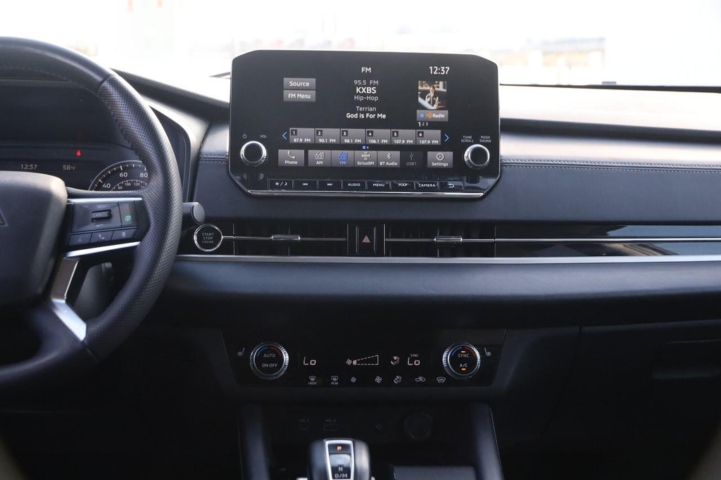 Mitsubishi Outlander Vehicle Image 24