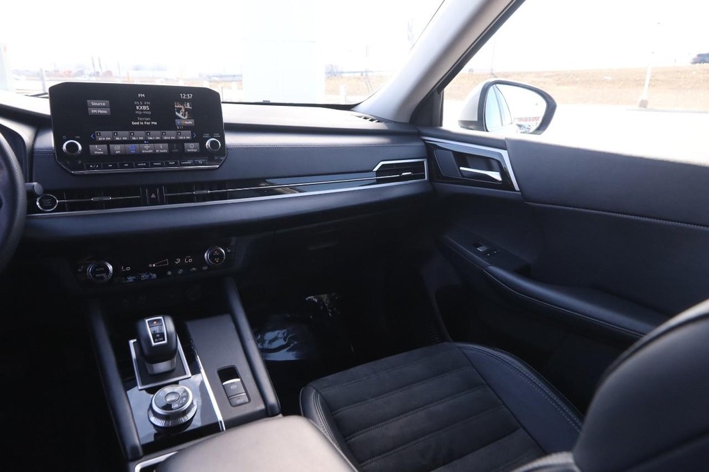 Mitsubishi Outlander Vehicle Image 25