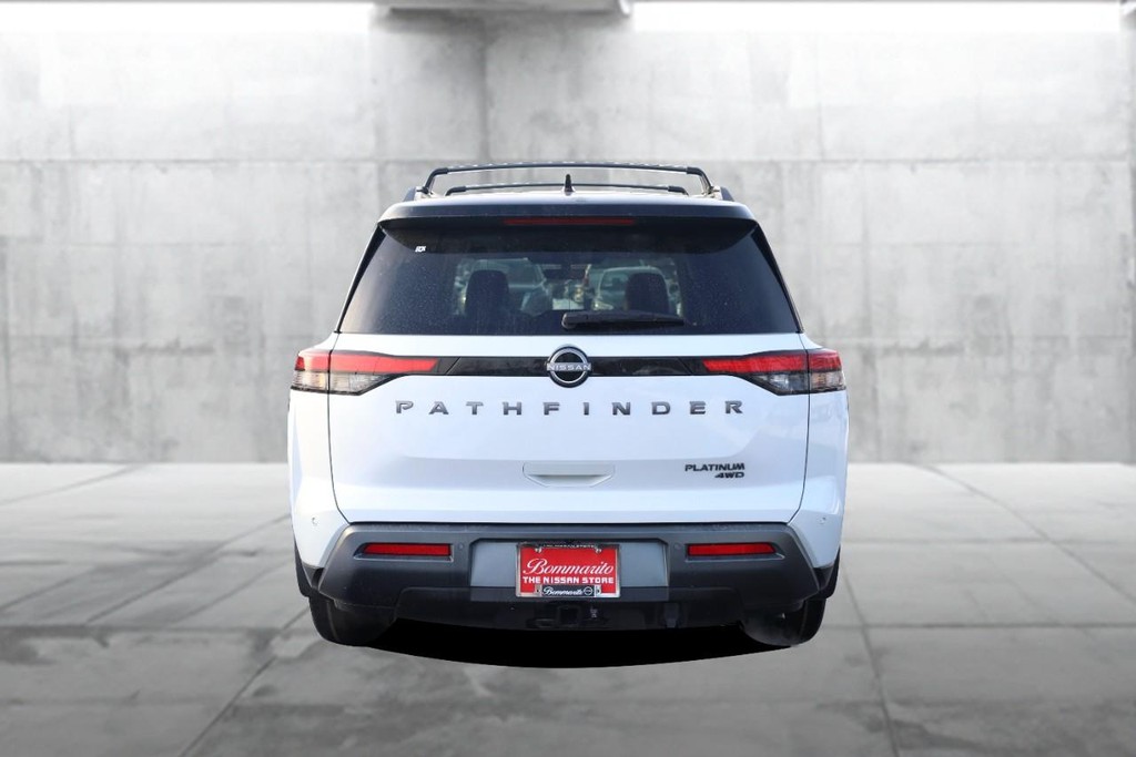 Nissan Pathfinder Vehicle Image 06