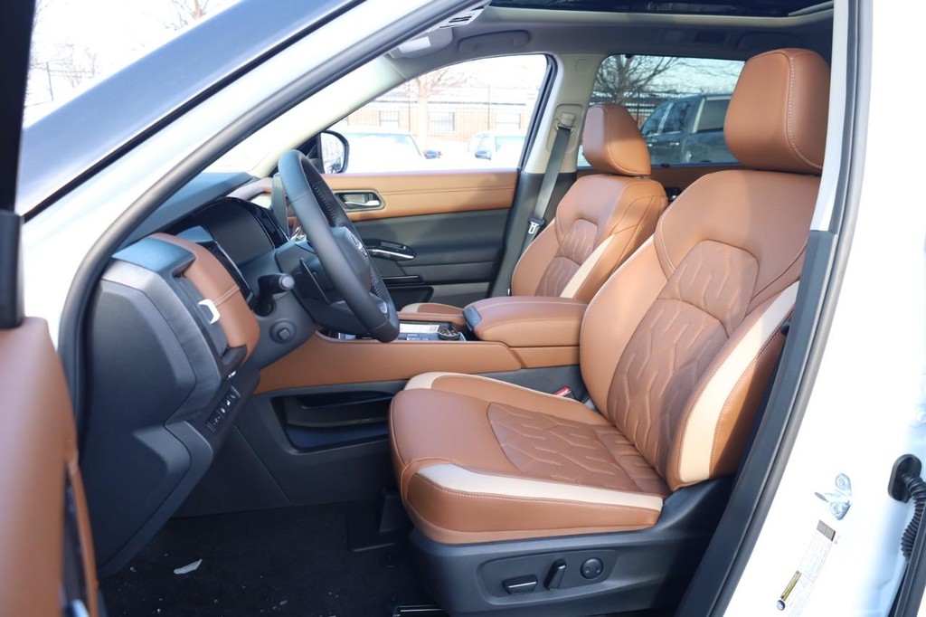 Nissan Pathfinder Vehicle Image 21