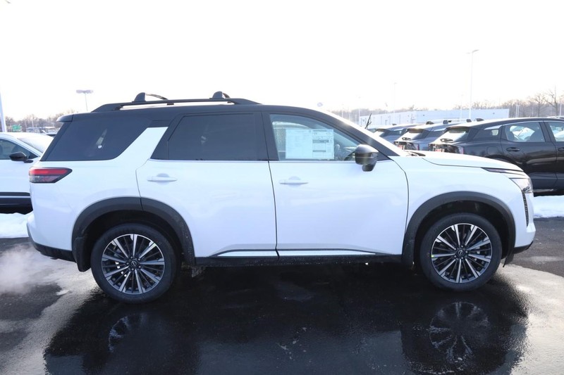 Nissan Pathfinder Vehicle Image 05