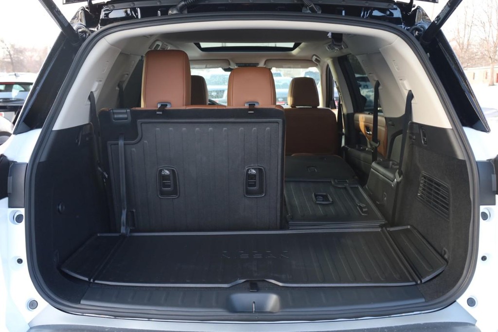 Nissan Pathfinder Vehicle Image 30