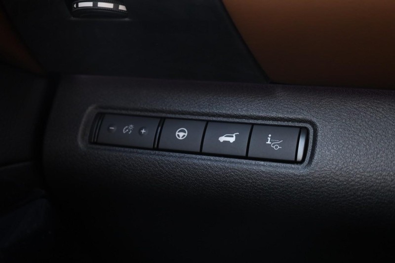 Nissan Pathfinder Vehicle Image 17