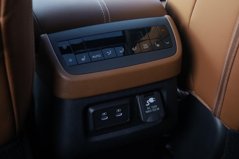 Nissan Pathfinder Vehicle Image 24