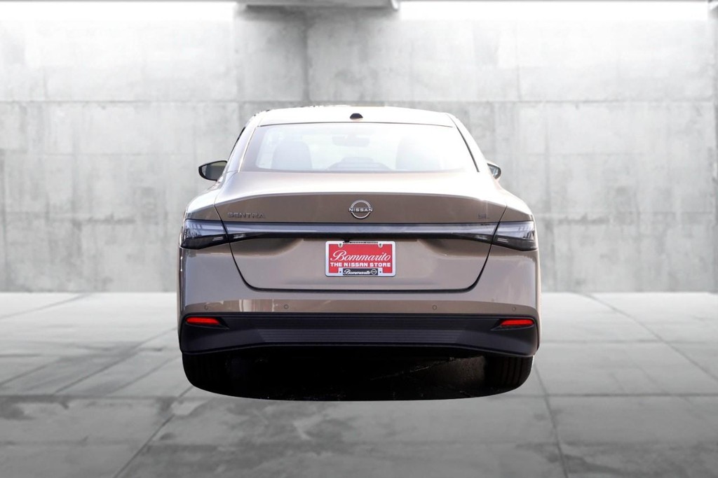 Nissan Sentra Vehicle Image 06