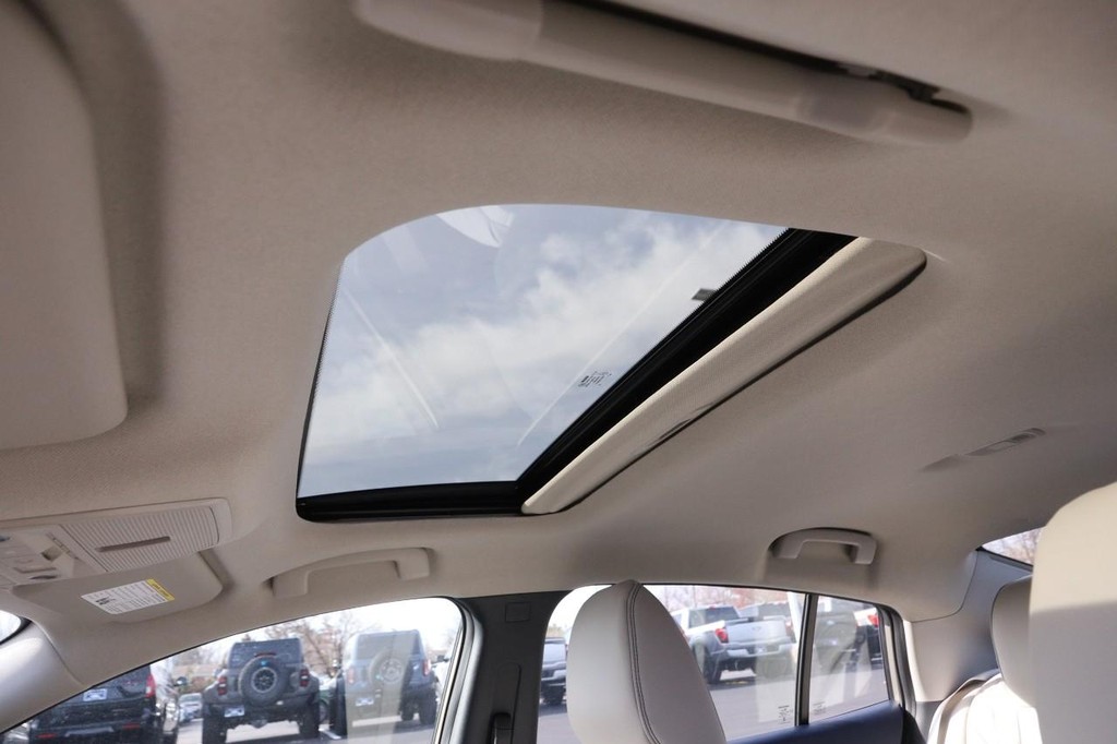 Nissan Sentra Vehicle Image 08