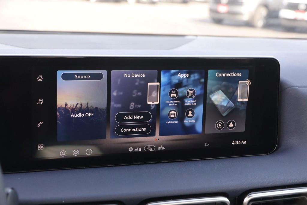 Nissan Sentra Vehicle Image 17