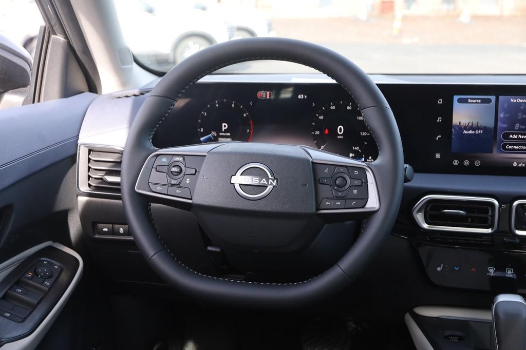 Nissan Sentra Vehicle Image 24