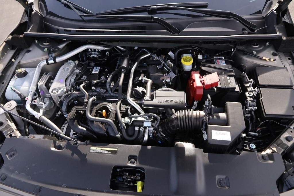 Nissan Sentra Vehicle Image 28