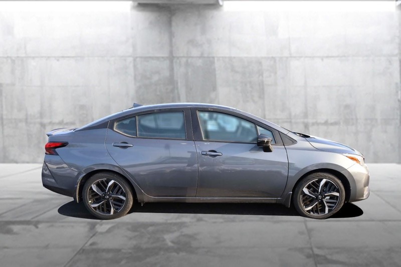 Nissan Versa Vehicle Image 05