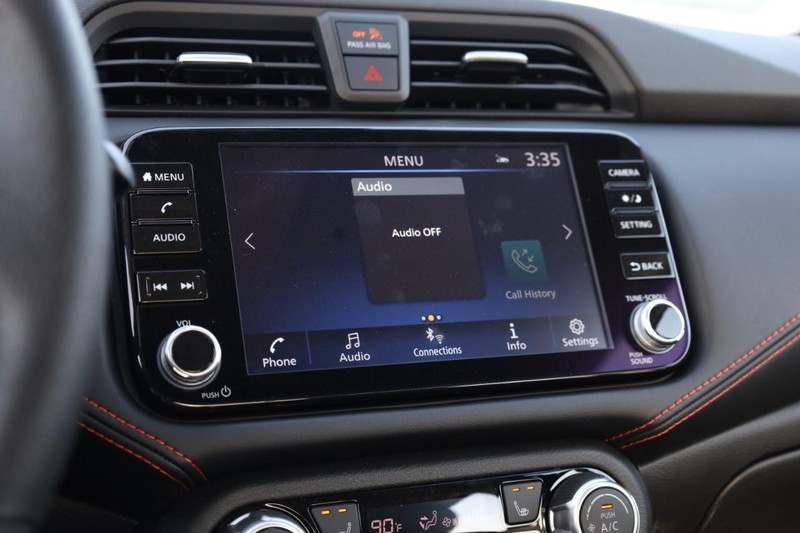 Nissan Versa Vehicle Image 10