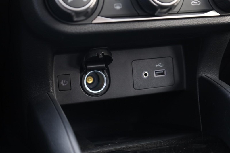 Nissan Versa Vehicle Image 13