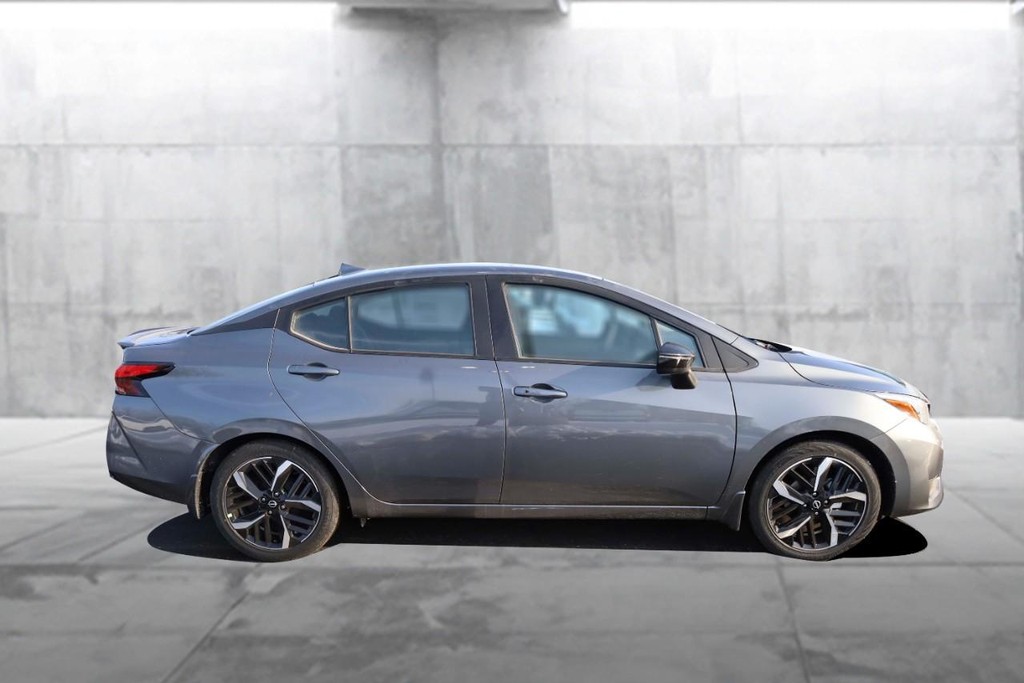 Nissan Versa Vehicle Image 05