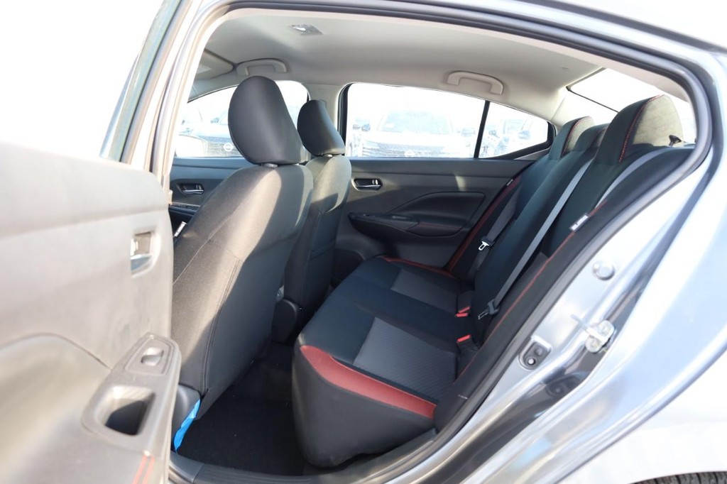 Nissan Versa Vehicle Image 20