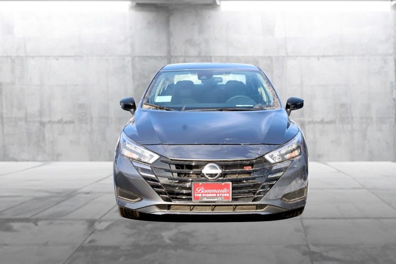 Nissan Versa Vehicle Image 04