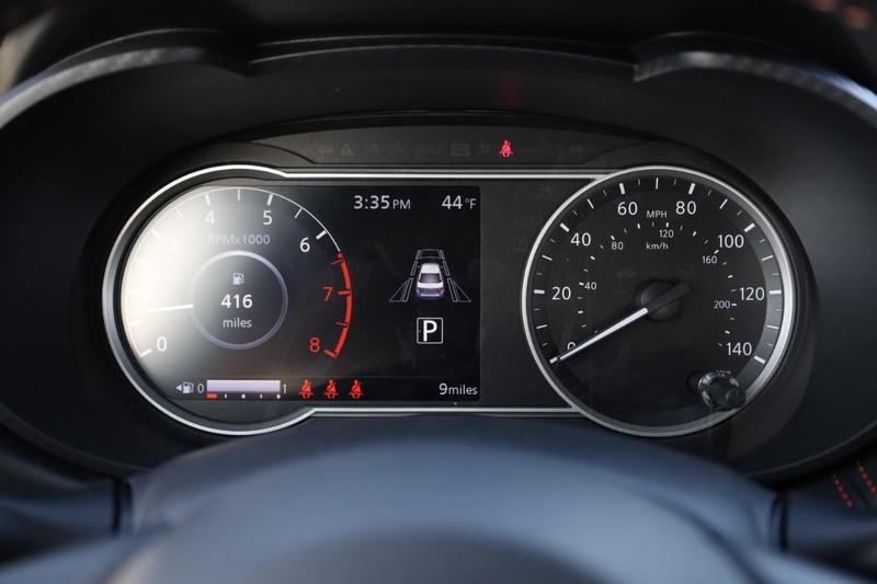 Nissan Versa Vehicle Image 09