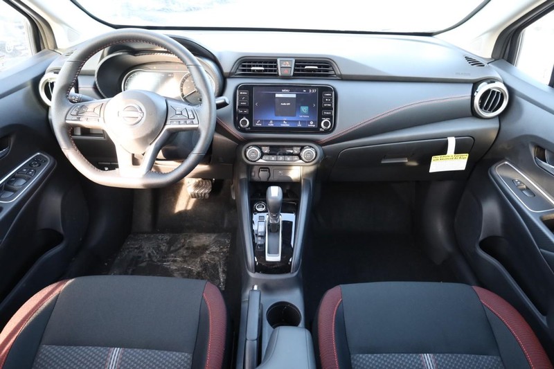 Nissan Versa Vehicle Image 22