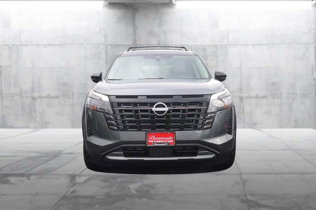 Nissan Pathfinder Vehicle Image 04