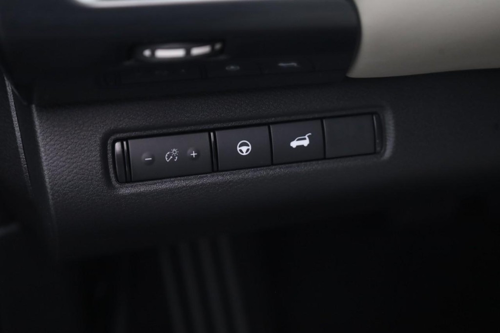 Nissan Pathfinder Vehicle Image 12