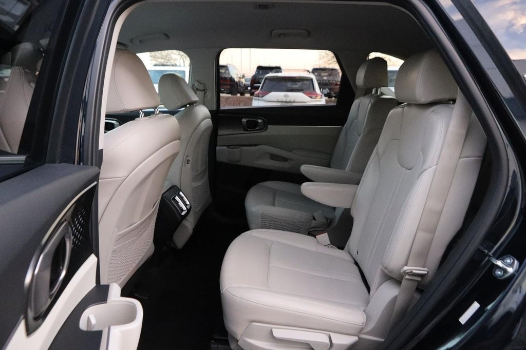 Kia Sorento Hybrid Vehicle Image 10