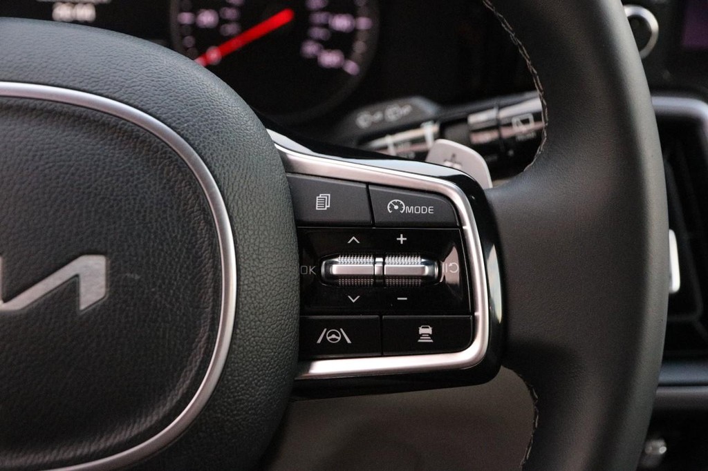 Kia Sorento Hybrid Vehicle Image 14