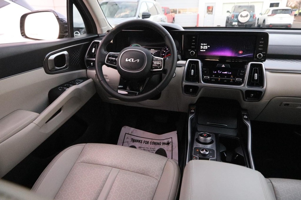 Kia Sorento Hybrid Vehicle Image 24