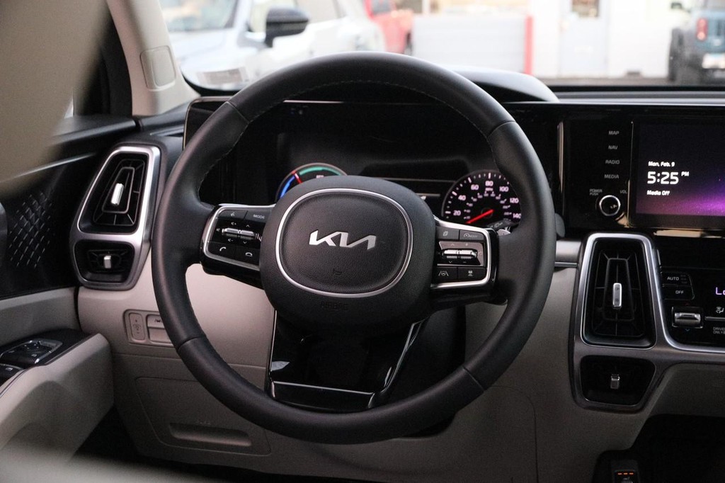 Kia Sorento Hybrid Vehicle Image 25
