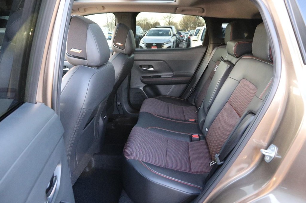 Nissan Kicks Vehicle Image 10